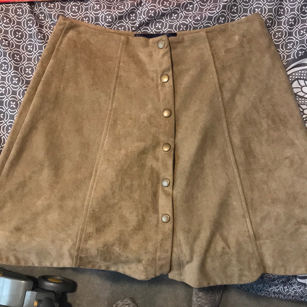 Button up suede material skirt